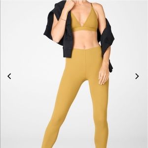 Fabletics Fall 2020 Essentials Outfit